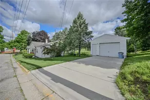 1302 N Yellow Springs St, Springfield, OH 45504 - Photo 22