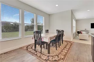 10312 Tice St, Washington Twp, OH 45458 - Photo 8