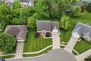 3859 Callaway Ct, Bellbrook, OH 45305 - Photo 2