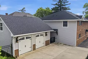 39 E Dixon Ave, Oakwood, OH 45419 - Photo 2