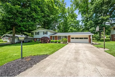 2718 Bahns Drive, Beavercreek, OH 45434 - Photo 2