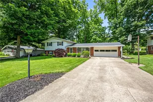 2718 Bahns Dr, Beavercreek, OH 45434 - Photo 2
