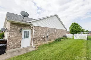 129 Honeysuckle Way, Eaton, OH 45320 - Photo 6