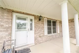129 Honeysuckle Way, Eaton, OH 45320 - Photo 4