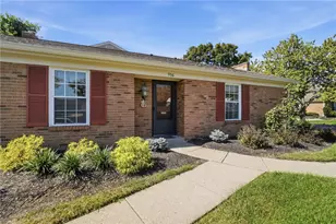 956 Patriot Square Dr, Washington Twp, OH 45459 - Photo 4