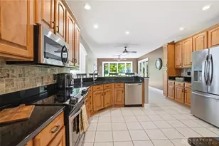 1360 Courtyard Pl, Centerville, OH 45458 - Photo 16