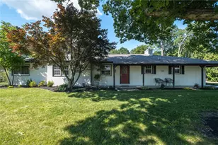2767 Woodmont Dr, Beavercreek, OH 45434 - Photo 2