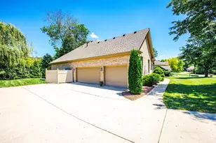 1271 Oakleaf Dr, Beavercreek, OH 45434 - Photo 6