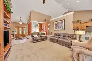 1271 Oakleaf Dr, Beavercreek, OH 45434 - Photo 16
