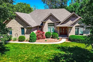 1271 Oakleaf Dr, Beavercreek, OH 45434 - Photo 2