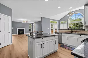 9120 Surrey Gate Pl, Washington Twp, OH 45458 - Photo 2