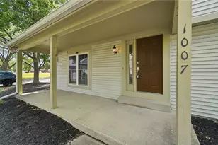 1007 Foxshire Pl, Centerville, OH 45458 - Photo 2