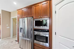 10540 Wallingsford Cir, Washington Twp, OH 45458 - Photo 16