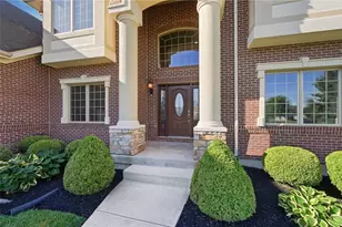 10540 Wallingsford Cir, Washington Twp, OH 45458 - Photo 8