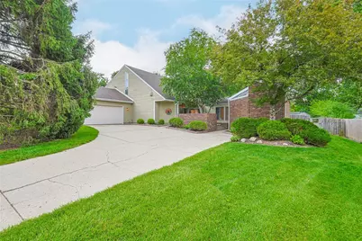 9040 S Normandy Lane, Washington Twp, OH 45458 - Photo 1