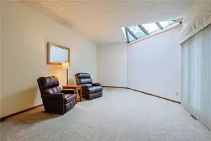 9040 S Normandy Ln, Washington Twp, OH 45458 - Photo 10