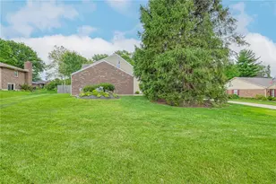 9040 S Normandy Ln, Washington Twp, OH 45458 - Photo 2