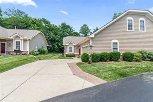 3378 Darbyshire Dr, Beavercreek, OH 45440 - Photo 2