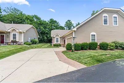 3378 Darbyshire Drive, Beavercreek, OH 45440 - Photo 2