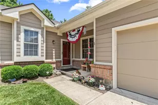 3378 Darbyshire Dr, Beavercreek, OH 45440 - Photo 6