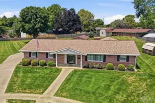 1331 Walnut Bend Ct, Fairborn, OH 45324 - Photo 2