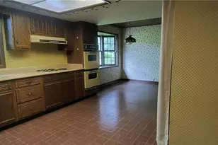 1470 Sugar Hill Ln, Sugarcreek Twp, OH 45385 - Photo 10