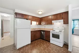 7137 Castlecrest Dr, Huber Heights, OH 45424 - Photo 10