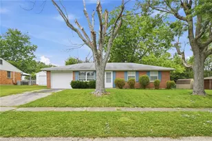 7137 Castlecrest Dr, Huber Heights, OH 45424 - Photo 4