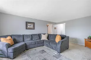 7042 Cliffstone Dr, Huber Heights, OH 45424 - Photo 4