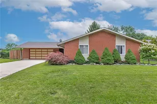 7042 Cliffstone Dr, Huber Heights, OH 45424 - Photo 2