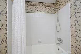 460 Deauville Dr, Washington Twp, OH 45429 - Photo 32