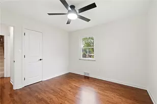136 E Ridgeway Dr, Centerville, OH 45459 - Photo 8