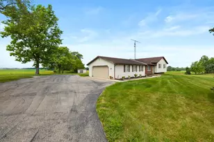 10657 County Rd 5, Belle Center, OH 43310 - Photo 6
