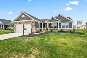 7253 Rivendell Cir, Miami Township, OH 45459 - Photo 2