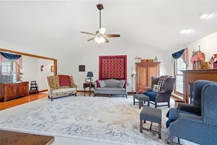 656 Gardenview Cir, Bath Twp, OH 45801 - Photo 6
