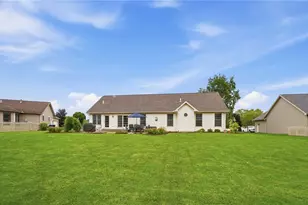 656 Gardenview Cir, Bath Twp, OH 45801 - Photo 36