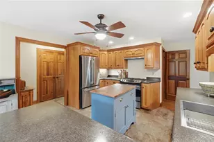 656 Gardenview Cir, Bath Twp, OH 45801 - Photo 10