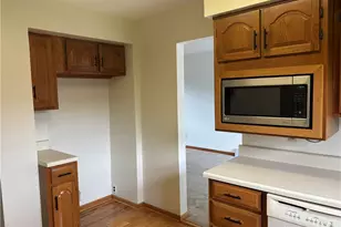 2518 Loris Dr, Miami Township, OH 45449 - Photo 4