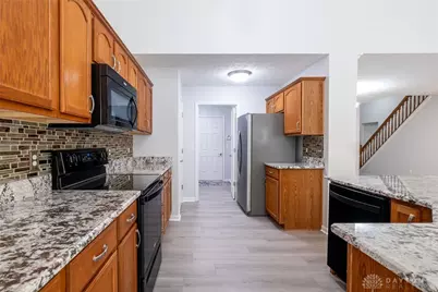 5811 Oak Creek Trail, Huber Heights, OH 45424 - Photo 12