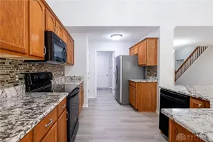 5811 Oak Creek Trail, Huber Heights, OH 45424 - Photo 12