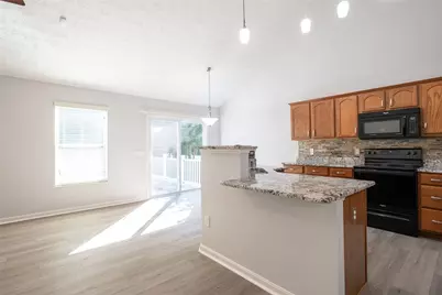 5811 Oak Creek Trail, Huber Heights, OH 45424 - Photo 4