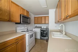 6743 Tiger Dr, Huber Heights, OH 45424 - Photo 8