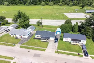 803 Weinland Dr, Park Layne, OH 45344 - Photo 2