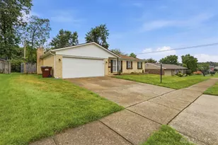 2268 Chapel Dr, Fairborn, OH 45324 - Photo 2