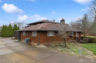 129 Outerview Dr, Xenia Twp, OH 45385 - Photo 2