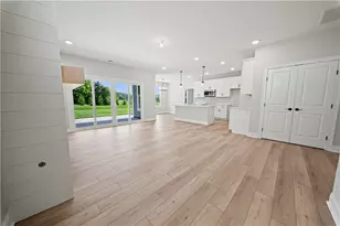 10015 Charlotte Ct, Washington Twp, OH 45458 - Photo 4