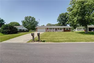 204 Linwood Dr, Greenville, OH 45331 - Photo 2