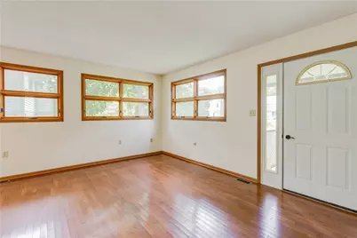 975 S High Street, Yellow Springs Vlg, OH 45387 - Photo 2