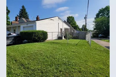 2402 John Glenn Road, Dayton, OH 45420 - Photo 2
