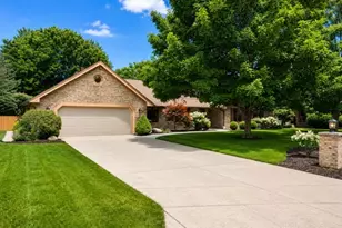 8782 Cottonwood Pl, Springboro, OH 45066 - Photo 2